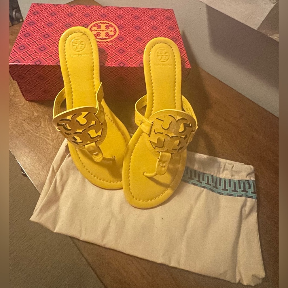 Tory Burch Yellow Leather Logo Thong Sandals - Picture 7 of 8